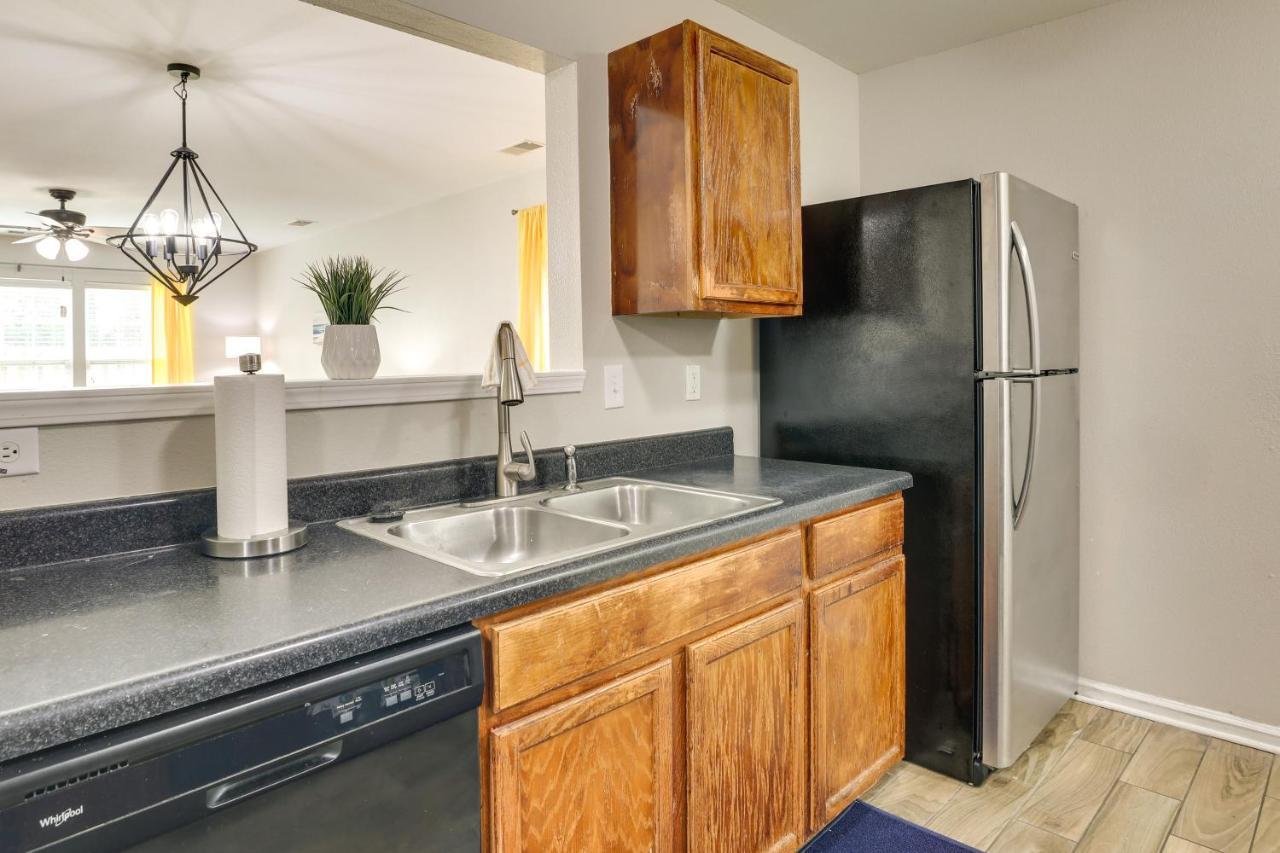 Charming North Charleston Townhome - Pets Welcome! 외부 사진