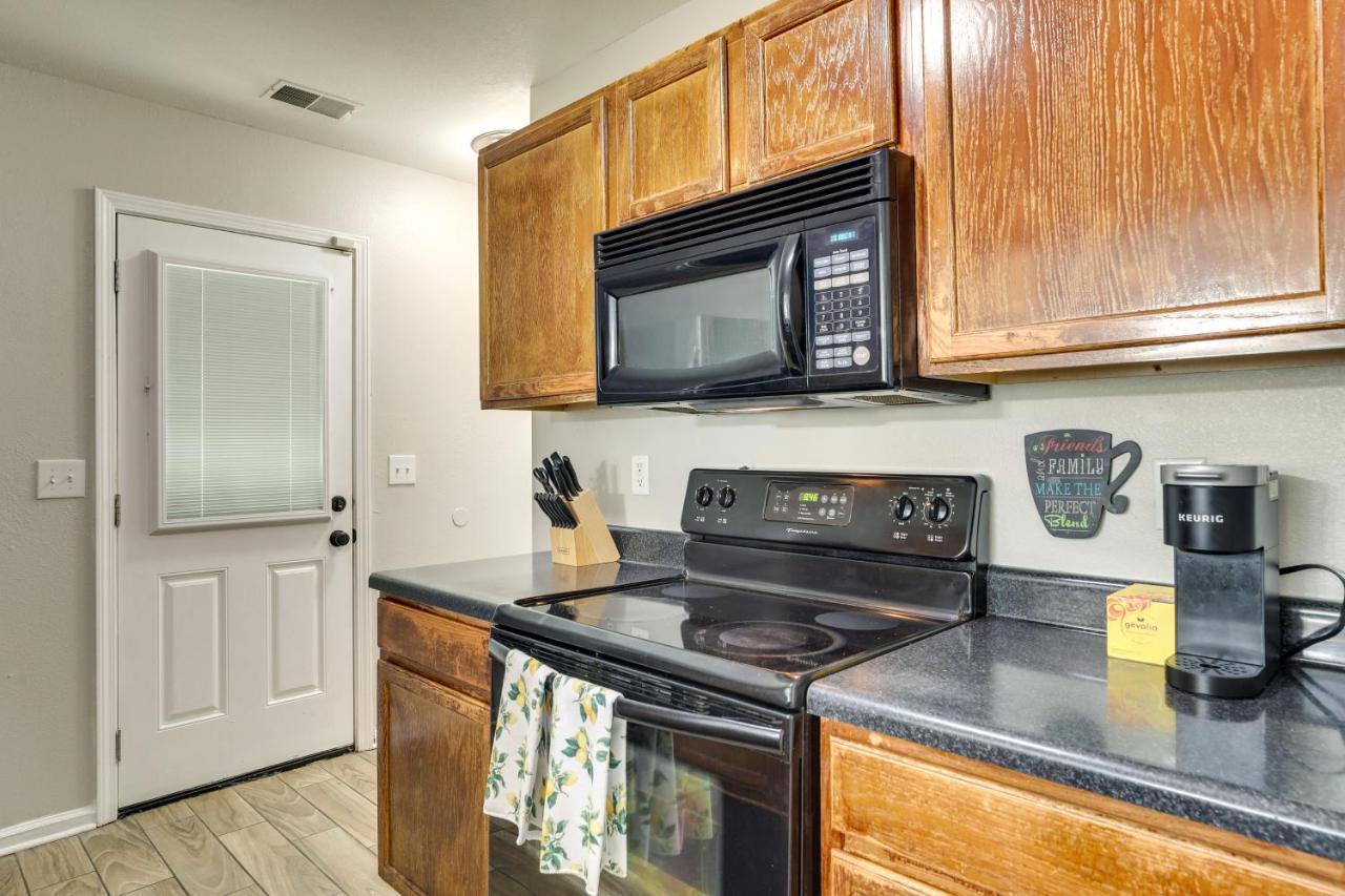 Charming North Charleston Townhome - Pets Welcome! 외부 사진