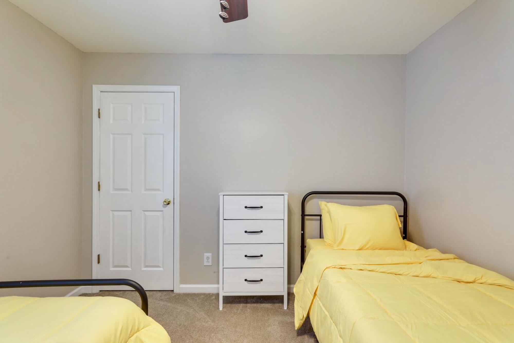 Charming North Charleston Townhome - Pets Welcome! 외부 사진