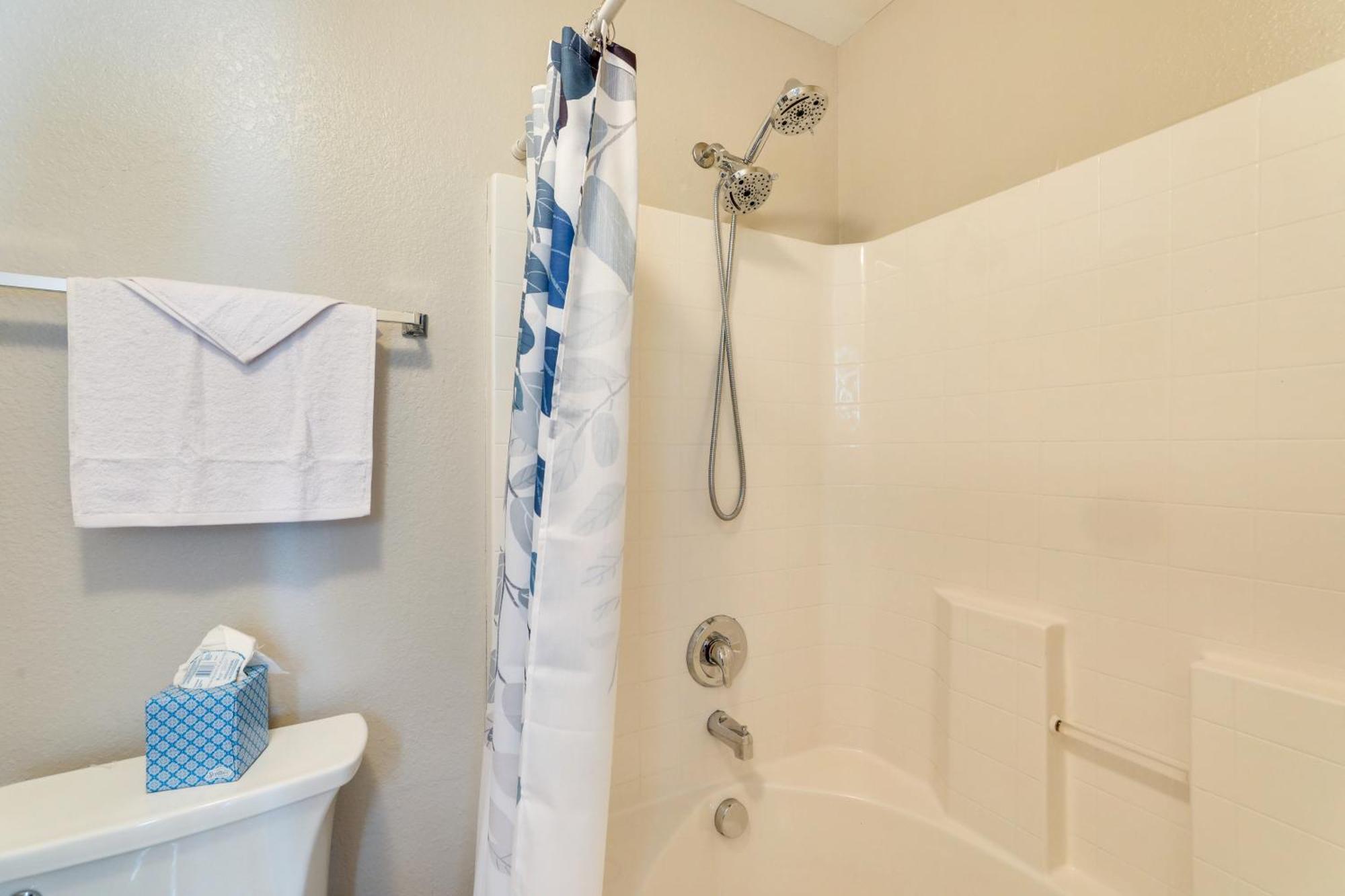 Charming North Charleston Townhome - Pets Welcome! 외부 사진