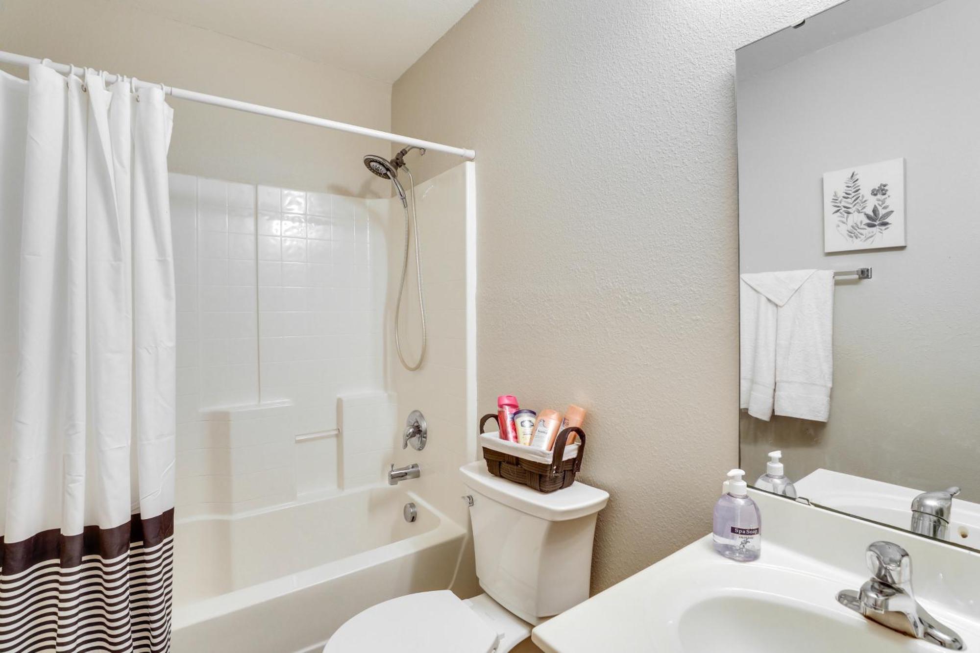 Charming North Charleston Townhome - Pets Welcome! 외부 사진