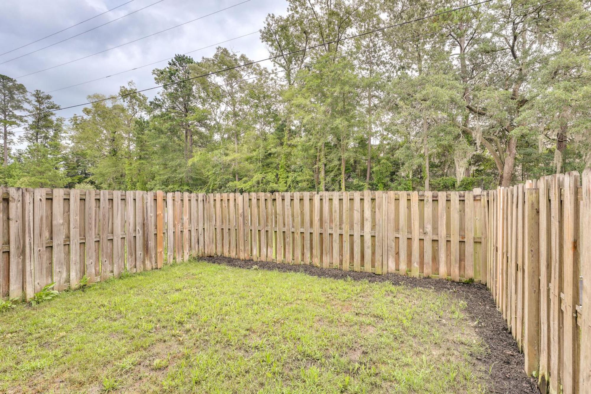 Charming North Charleston Townhome - Pets Welcome! 외부 사진