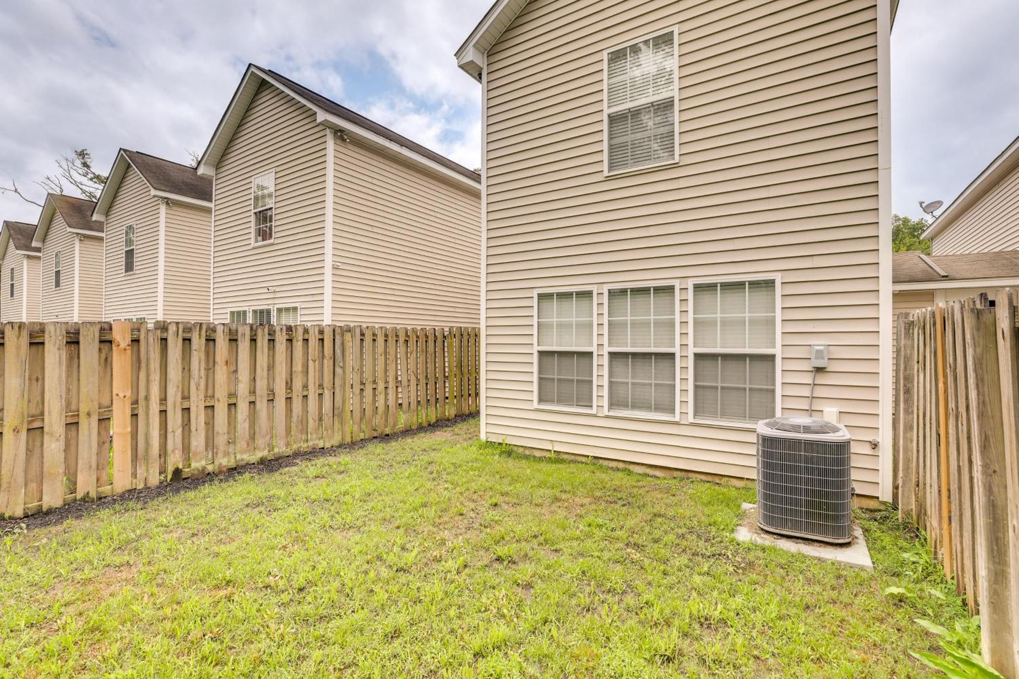 Charming North Charleston Townhome - Pets Welcome! 외부 사진